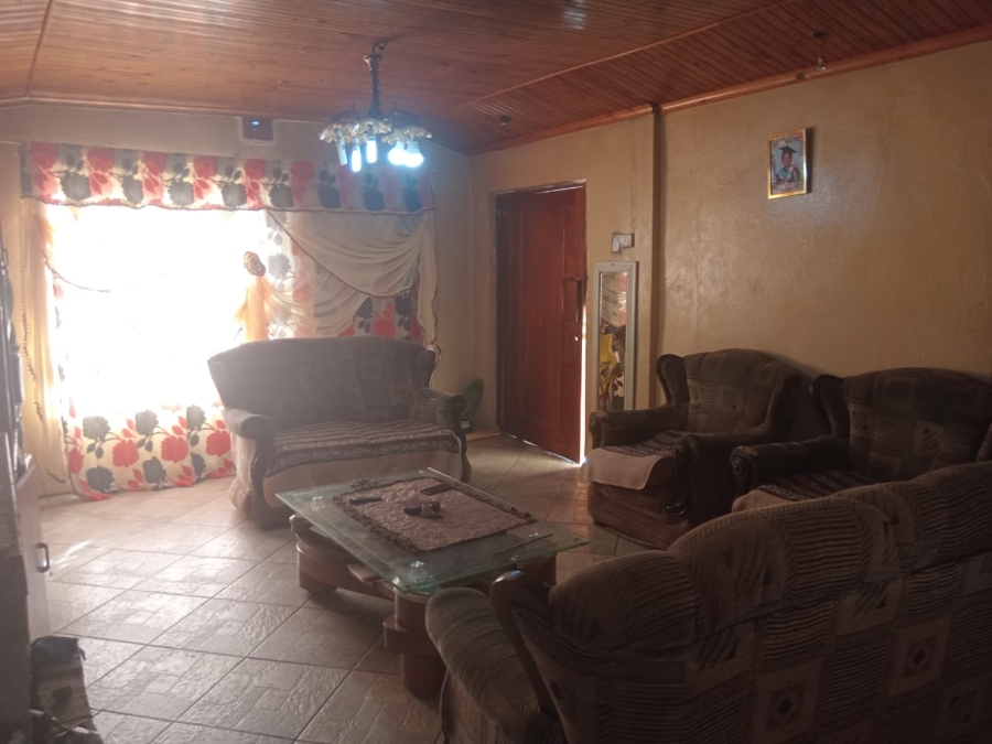 4 Bedroom Property for Sale in Kwa Nobuhle Eastern Cape